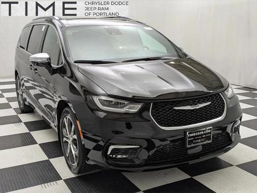 2025 Chrysler Pacifica L