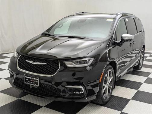 2025 Chrysler Pacifica L