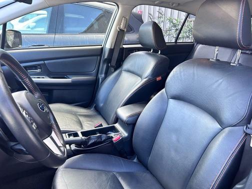 Ice Silver Metallic 2017 Subaru Crosstrek 2.0i Limited