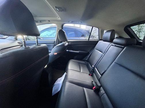 Ice Silver Metallic 2017 Subaru Crosstrek 2.0i Limited