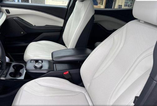 Star White Metallic Tri-Coat 2024 Ford Mustang Mach-E Premium