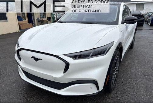 Star White Metallic Tri-Coat 2024 Ford Mustang Mach-E Premium