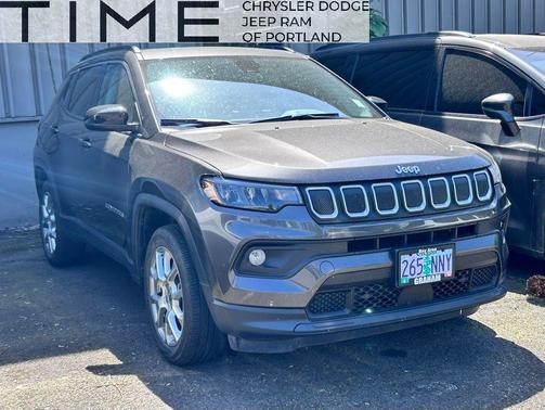 Granite Crystal Metallic Clearcoat 2022 Jeep Compass Latitude Lux