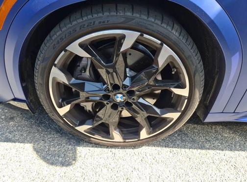 Frozen Portimao Blue II Metallic 2024 BMW X2 M35i