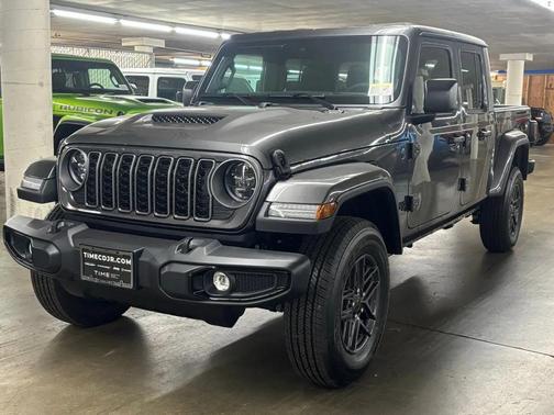 2025 Jeep Gladiator Sport S