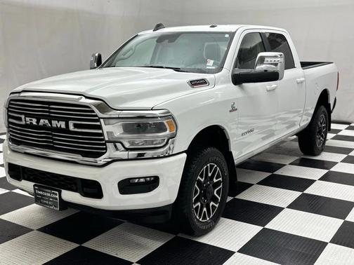 2024 RAM 2500 Laramie Crew Cab 4x4 6'4' Box