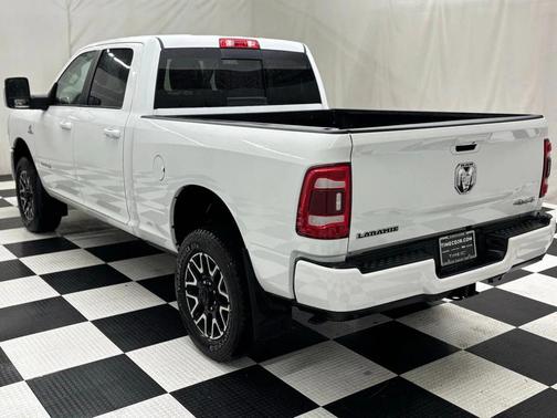 2024 RAM 2500 Laramie Crew Cab 4x4 6'4' Box