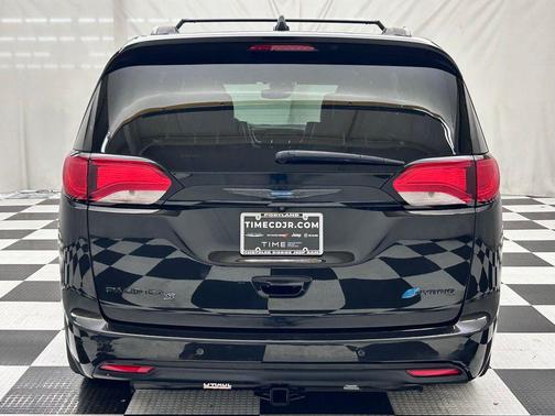 2020 Chrysler Pacifica Hybrid Limited