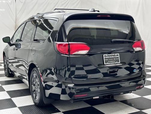 2020 Chrysler Pacifica Hybrid Limited