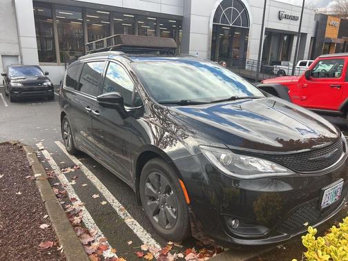 2020 Chrysler Pacifica Hybrid Limited