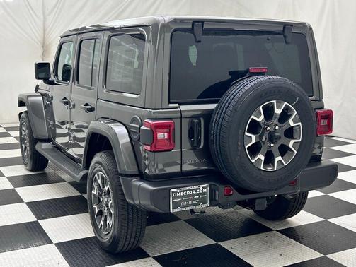 2026 Jeep Wrangler 4-Door Sahara 4x4
