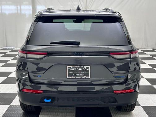 Baltic Gray Metallic Clearcoat 2025 Jeep Grand Cherokee 4xe Trailhawk