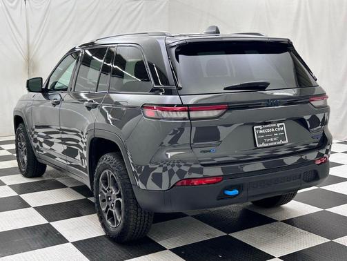 Baltic Gray Metallic Clearcoat 2025 Jeep Grand Cherokee 4xe Trailhawk