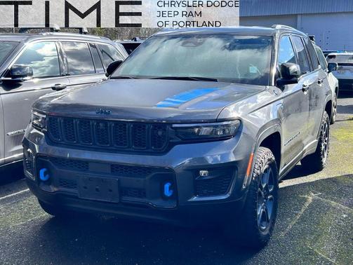 Baltic Gray Metallic Clearcoat 2025 Jeep Grand Cherokee 4xe Trailhawk