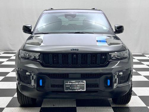 Baltic Gray Metallic Clearcoat 2025 Jeep Grand Cherokee 4xe Trailhawk