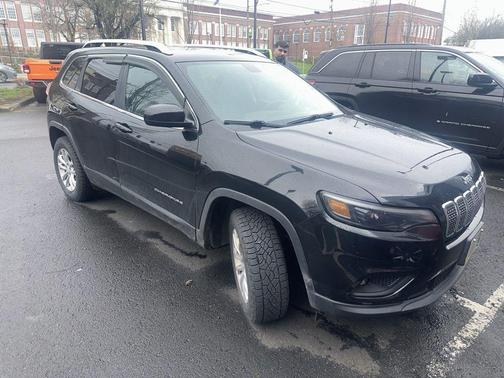 Diamond Black Crystal Pearlcoat 2019 Jeep Cherokee Latitude