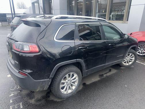 Diamond Black Crystal Pearlcoat 2019 Jeep Cherokee Latitude
