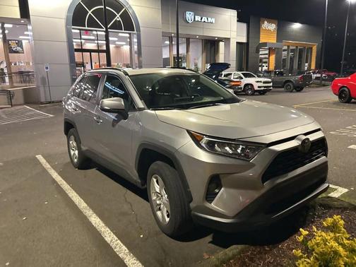 2019 Toyota RAV4 XLE