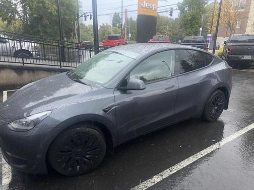 2023 Tesla Model Y Long Range Dual Motor All-Wheel Drive