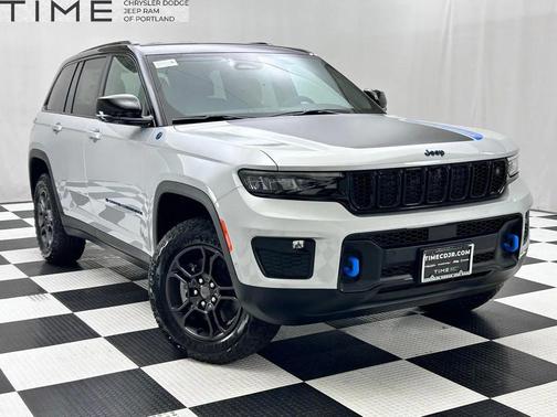 2025 Jeep Grand Cherokee 4xe Trailhawk