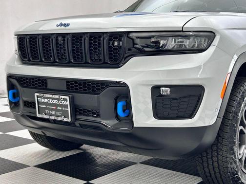 2025 Jeep Grand Cherokee 4xe Trailhawk
