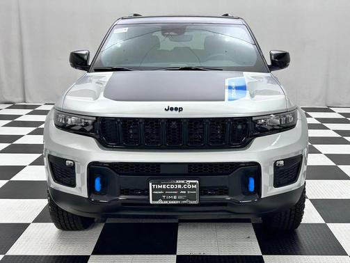 2025 Jeep Grand Cherokee 4xe Trailhawk