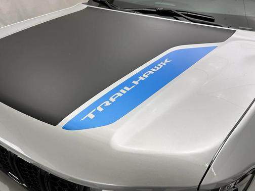 2025 Jeep Grand Cherokee 4xe Trailhawk