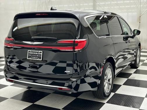2025 Chrysler Pacifica L