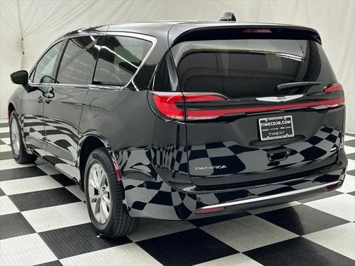 2025 Chrysler Pacifica L