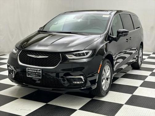 2025 Chrysler Pacifica L