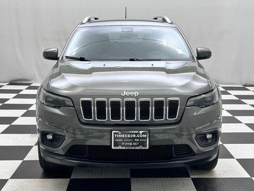 Sting-Gray Clearcoat 2019 Jeep Cherokee Latitude Plus