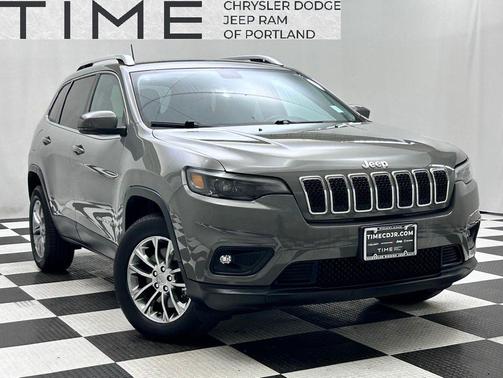 Sting-Gray Clearcoat 2019 Jeep Cherokee Latitude Plus