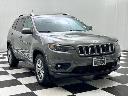 Sting-Gray Clearcoat 2019 Jeep Cherokee Latitude Plus