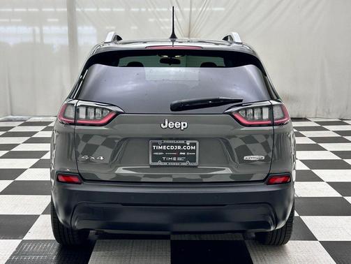 Sting-Gray Clearcoat 2019 Jeep Cherokee Latitude Plus