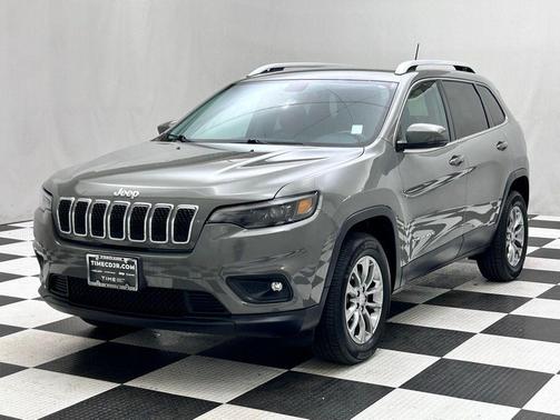 Sting-Gray Clearcoat 2019 Jeep Cherokee Latitude Plus
