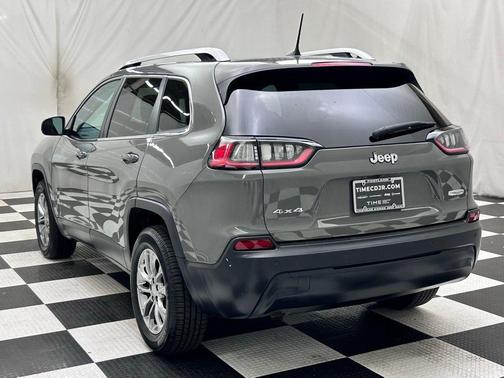 Sting-Gray Clearcoat 2019 Jeep Cherokee Latitude Plus