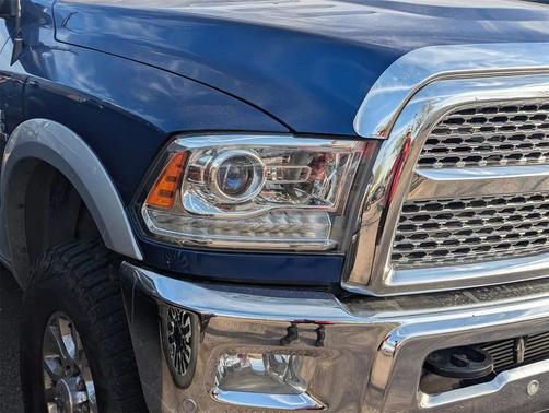 2017 RAM 2500 Laramie Crew Cab 4x4 6'4' Box