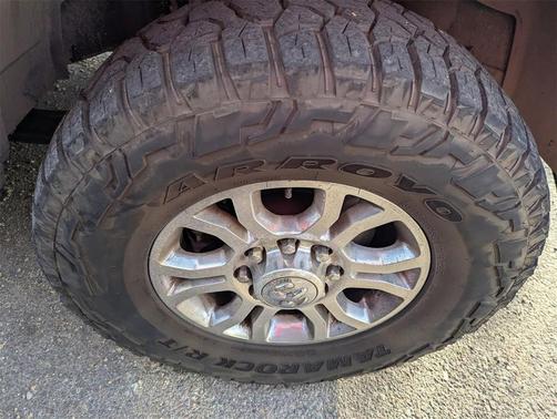 2017 RAM 2500 Laramie Crew Cab 4x4 6'4' Box