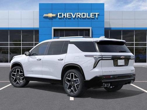 Polar White Tricoat 2026 Chevrolet Traverse High Country