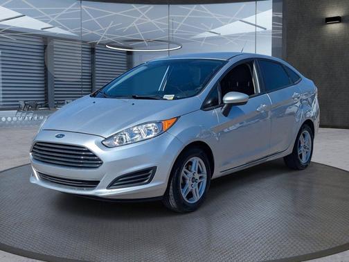 Ingot Silver Metallic 2019 Ford Fiesta SE