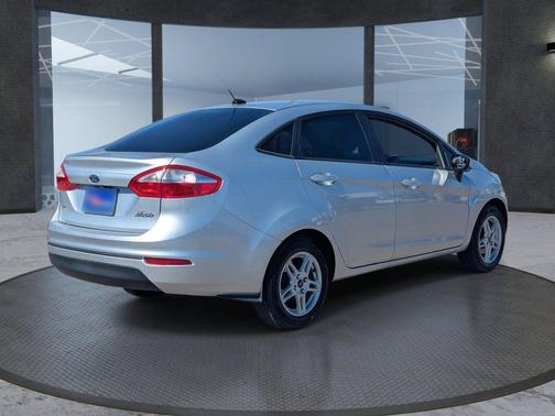 Ingot Silver Metallic 2019 Ford Fiesta SE