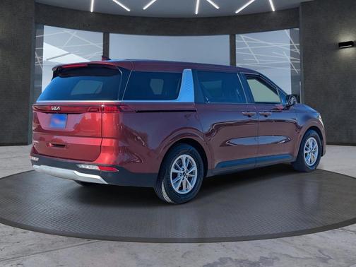 2023 Kia Carnival LX