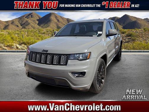 Sting-Gray Clearcoat 2020 Jeep Grand Cherokee Altitude