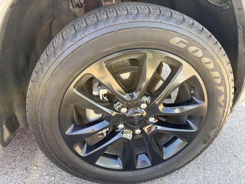 Sting-Gray Clearcoat 2020 Jeep Grand Cherokee Altitude