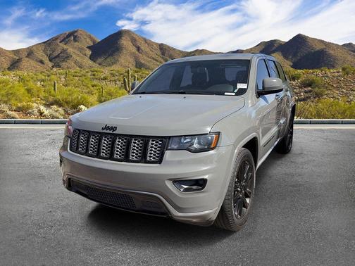 Sting-Gray Clearcoat 2020 Jeep Grand Cherokee Altitude
