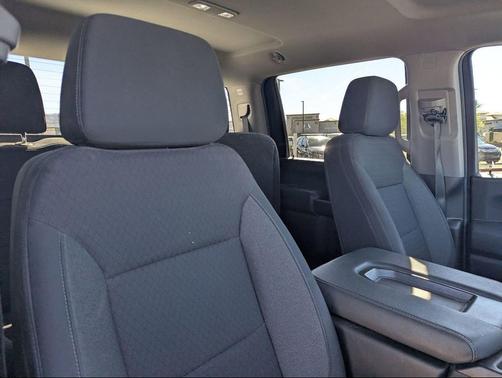 Summit White 2025 Chevrolet Silverado 2500 Custom