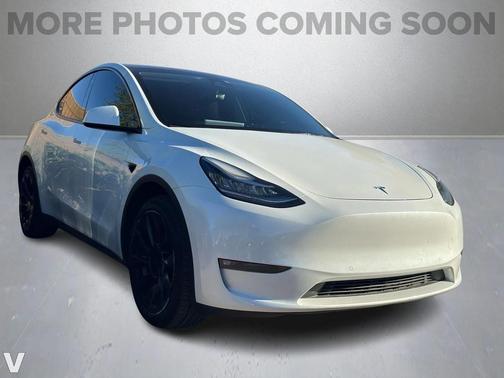 2022 Tesla Model Y Long Range Dual Motor All-Wheel Drive