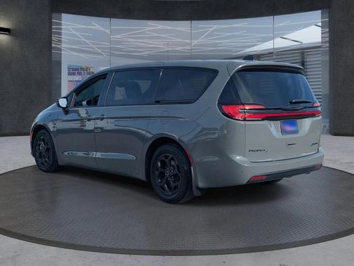 2023 Chrysler Pacifica Hybrid Limited