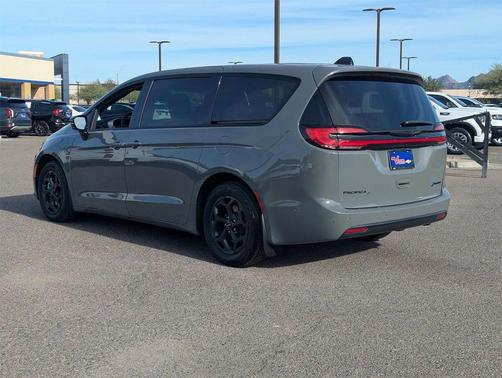 2023 Chrysler Pacifica Hybrid Limited
