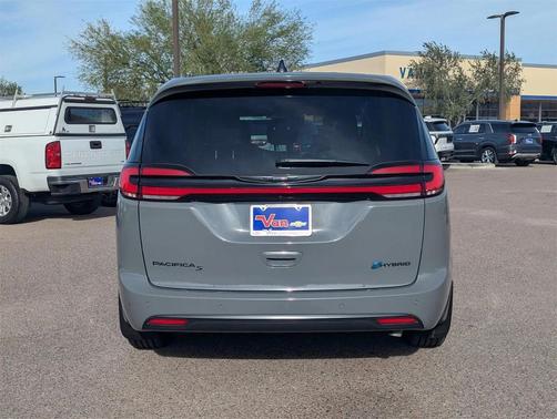 2023 Chrysler Pacifica Hybrid Limited